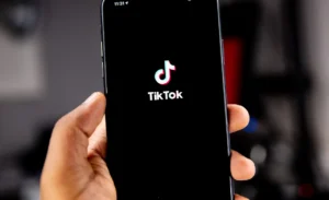 Lire la suite à propos de l’article Como Viralizar No TikTok: Dicas Para Aumentar Seu Alcance Em 2026