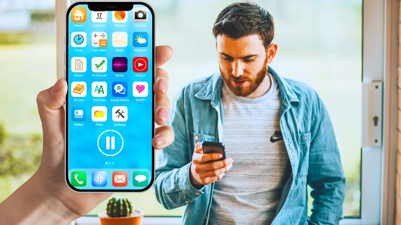 Homem mexendo no celular e colocando fundo na tela bloqueada do iphone